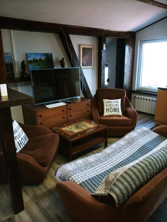 Apartments Pomjan Pogled Na Gore Экстерьер фото