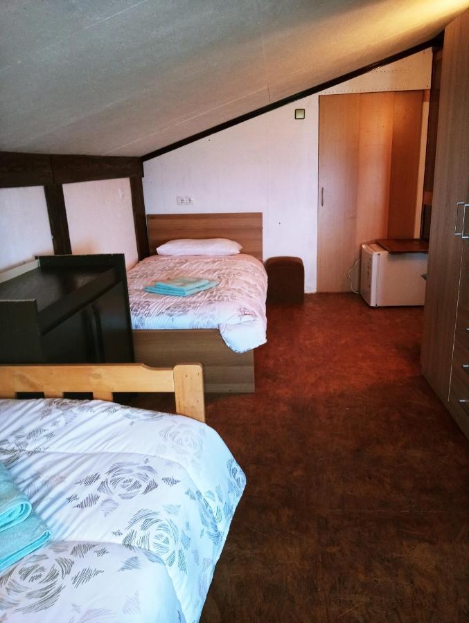 Apartments Pomjan Pogled Na Gore Экстерьер фото