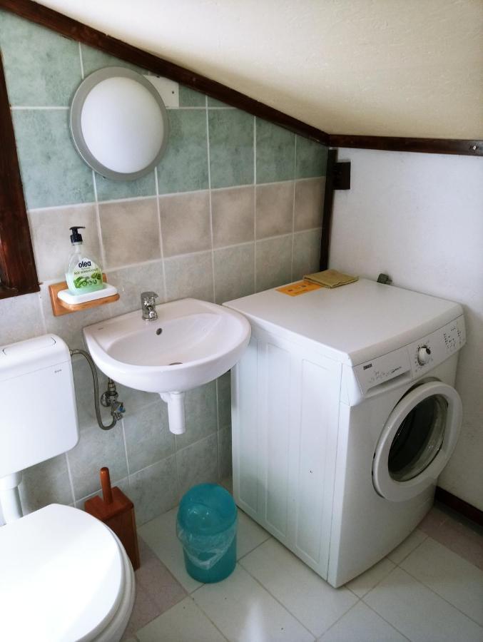 Apartments Pomjan Pogled Na Gore Экстерьер фото