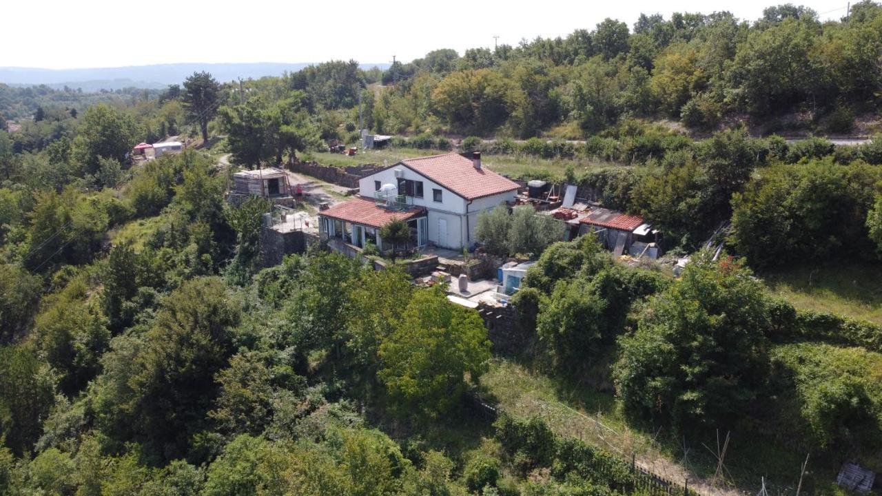 Apartments Pomjan Pogled Na Gore Экстерьер фото
