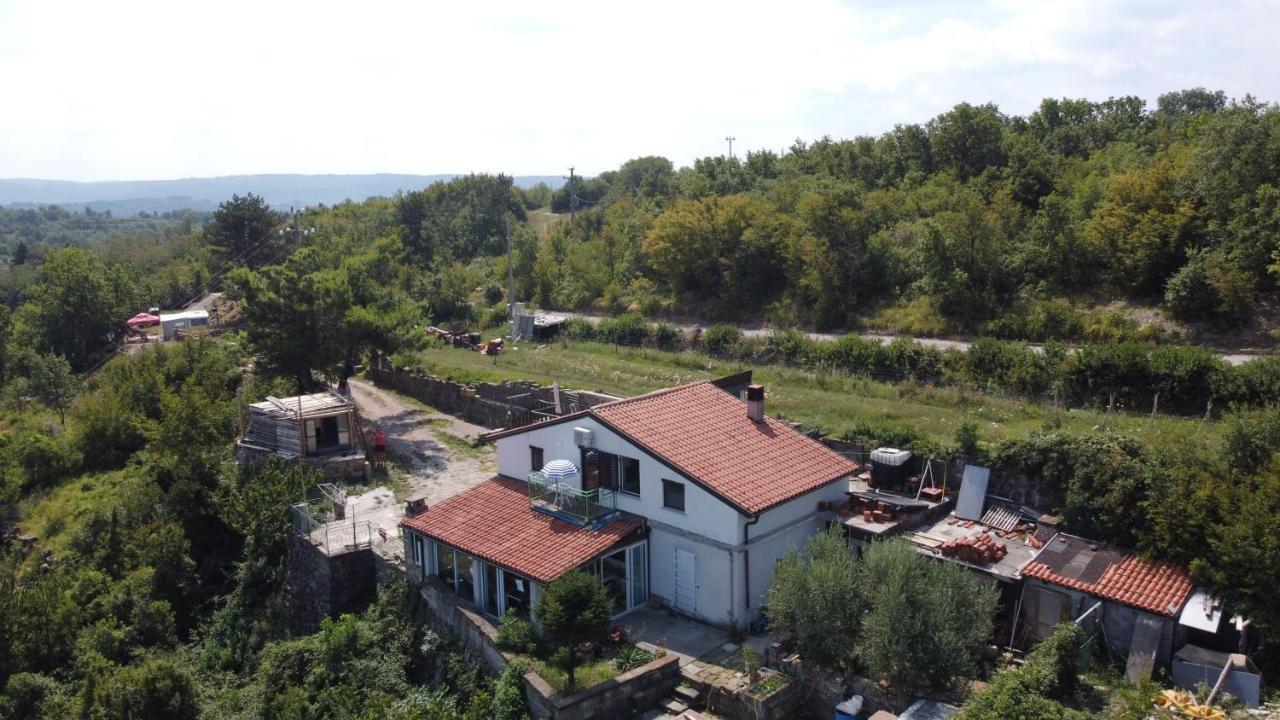 Apartments Pomjan Pogled Na Gore Экстерьер фото